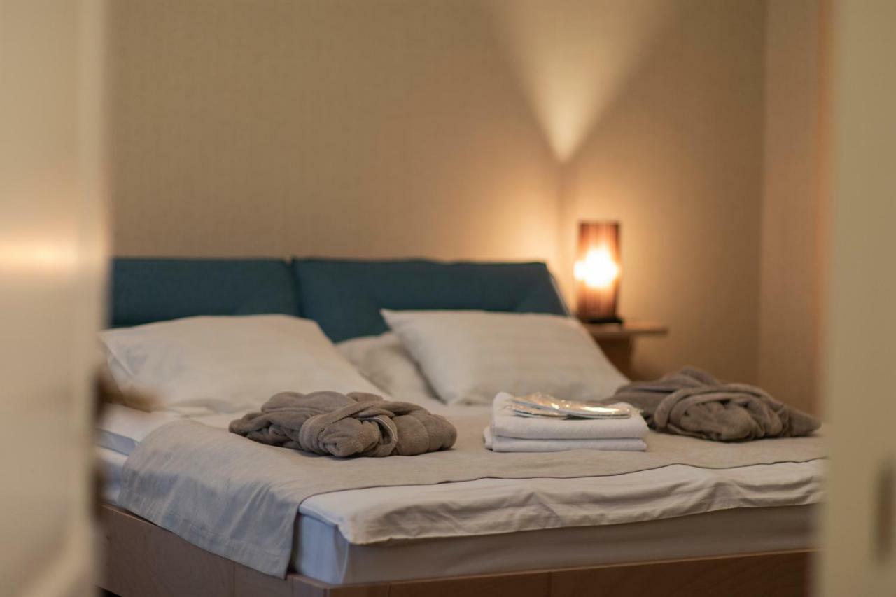 Golden Nugget Apartment Tbiliszi Kültér fotó